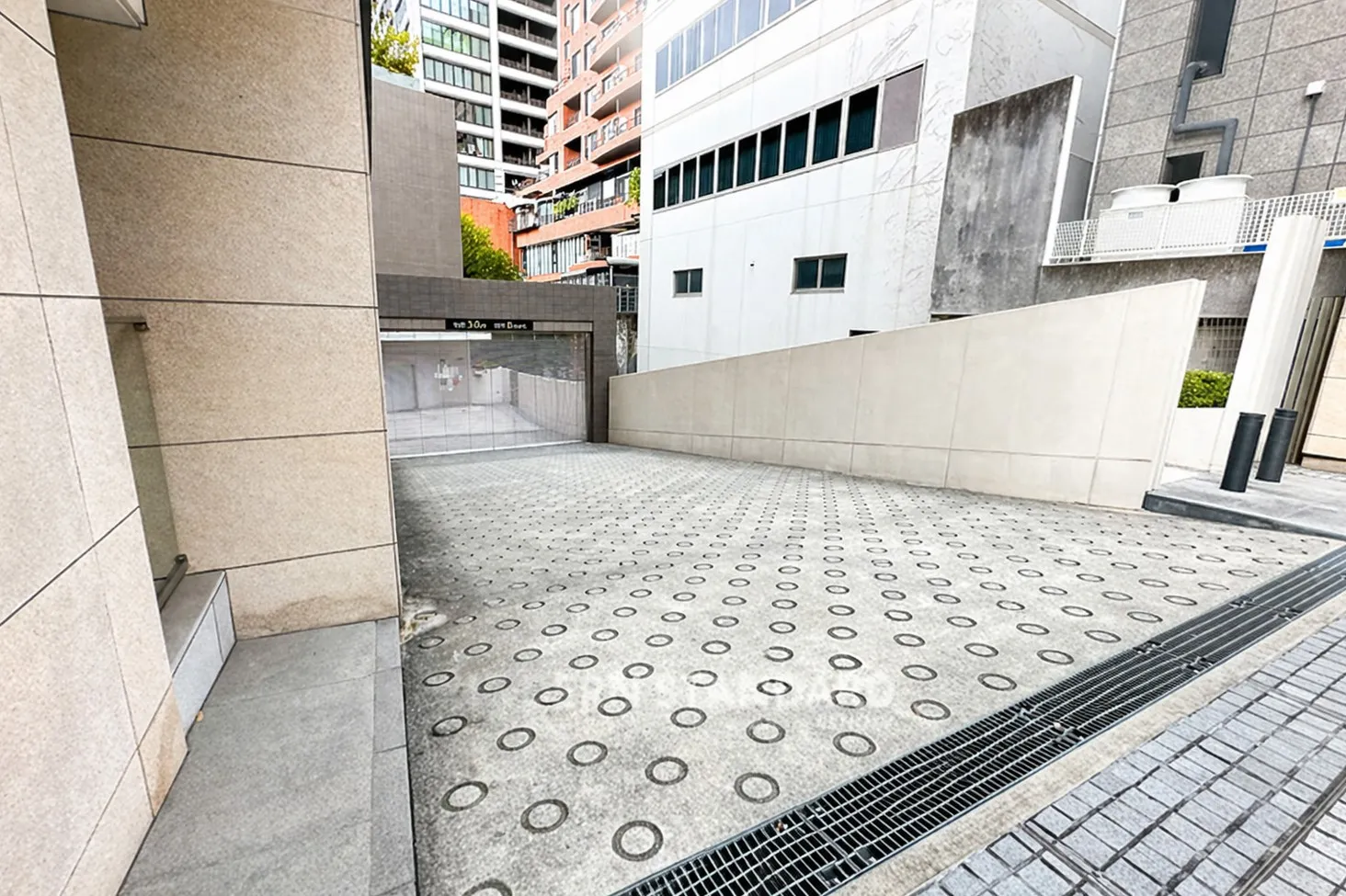 ブランズ麻布狸穴町 パーキング